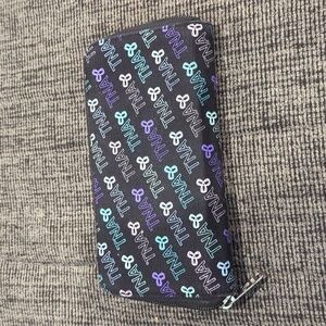 TNA Fabric Full Size Wallet zip closure